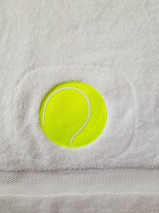 Handtuch mit tennisball